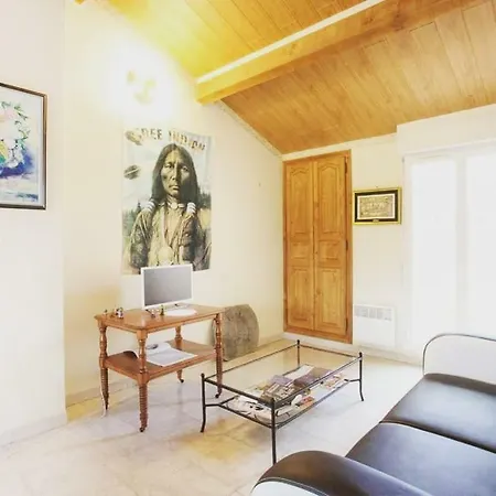 Apartamento En Plein Centre De Saint-florent